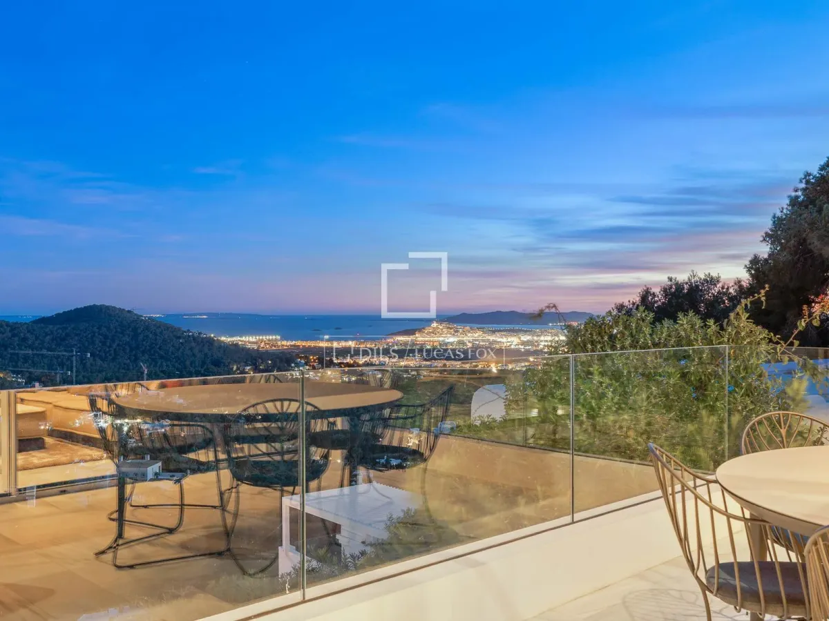 New build 4-bedroom house with 459 m² garden for sale in Ibiza Town