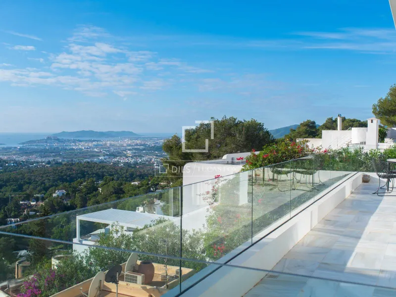 New build 4-bedroom house with 459 m² garden for sale in Ibiza Town