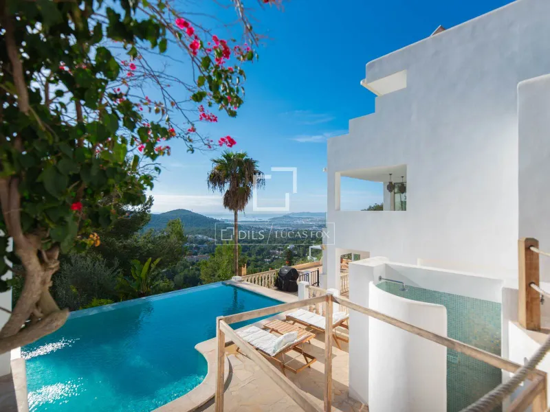 New build 4-bedroom house with 459 m² garden for sale in Ibiza Town