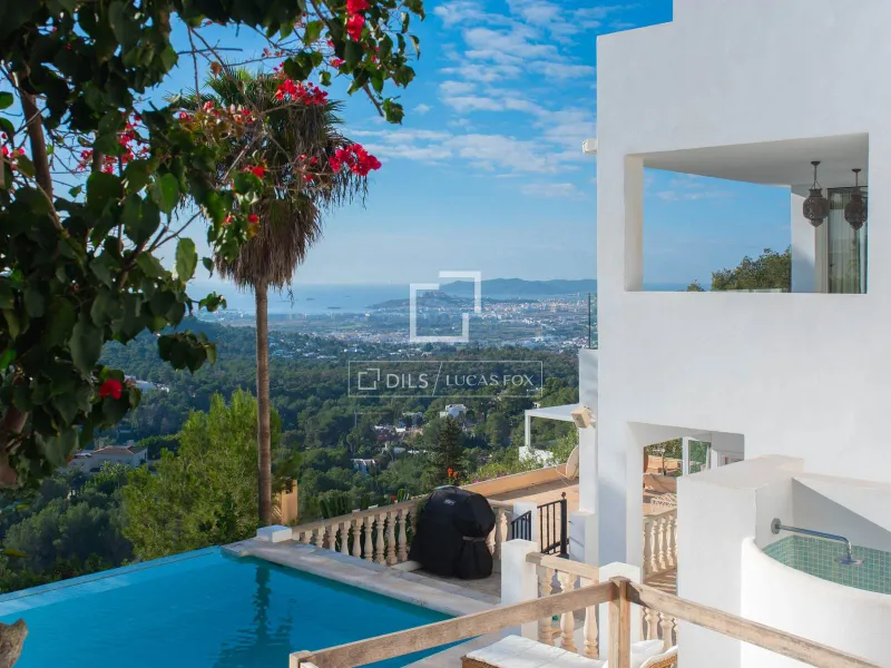 New build 4-bedroom house with 459 m² garden for sale in Ibiza Town