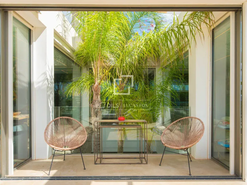 Luxury villa with breathtaking views and endless amenities for comfort and recreation