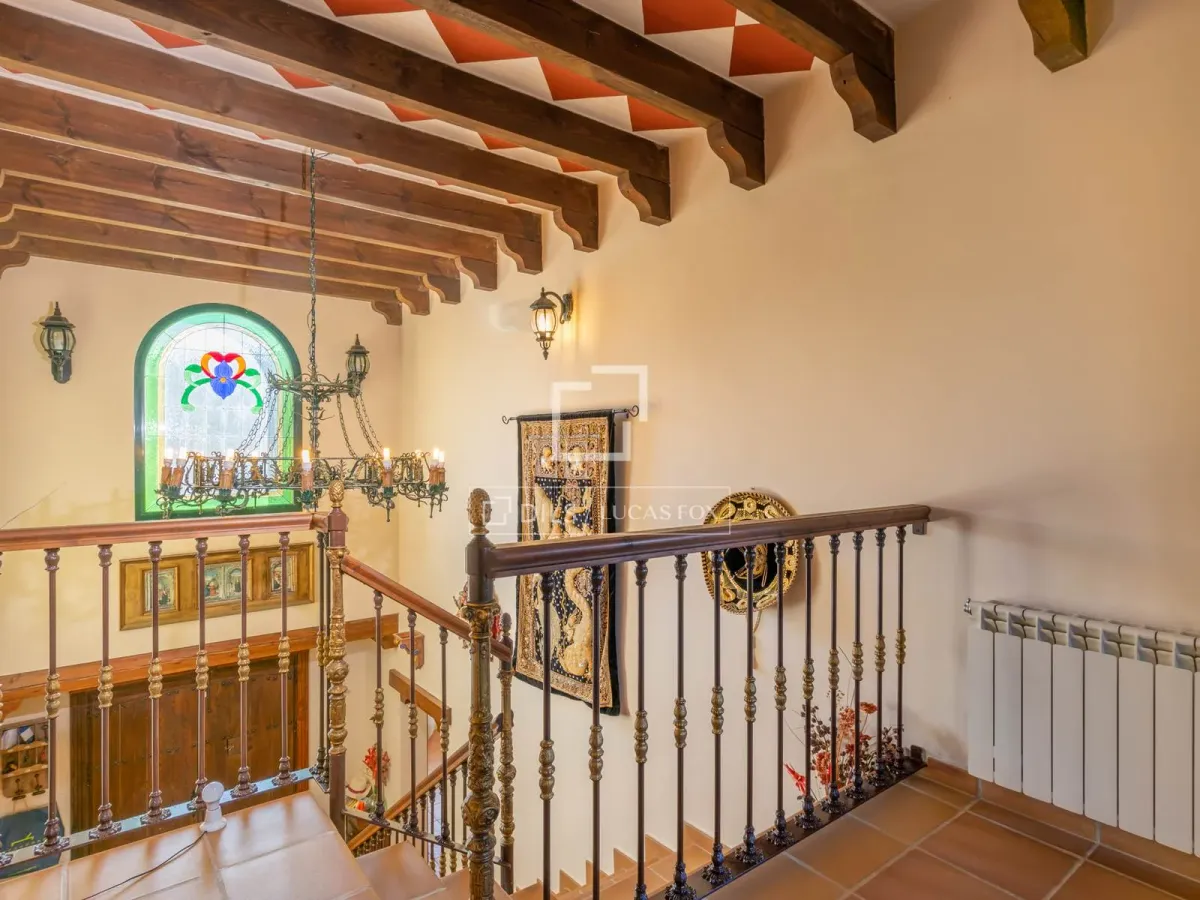 Excellent 7-bedroom country house for sale in Salinas, near Málaga