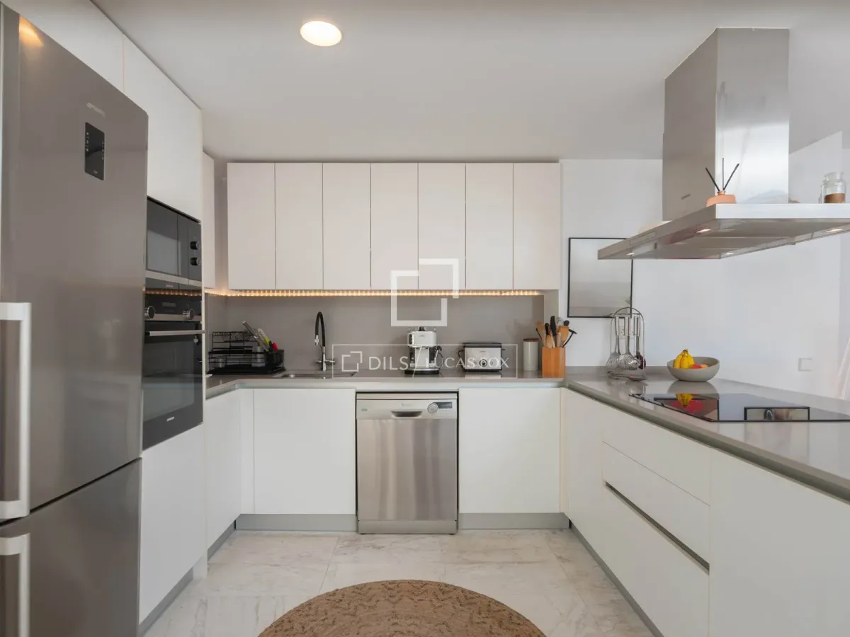 Excellent 2-bedroom penthouse for sale close to Ibiza Town