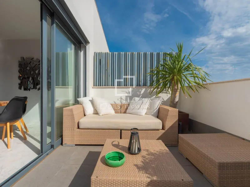 Excellent 2-bedroom penthouse for sale close to Ibiza Town