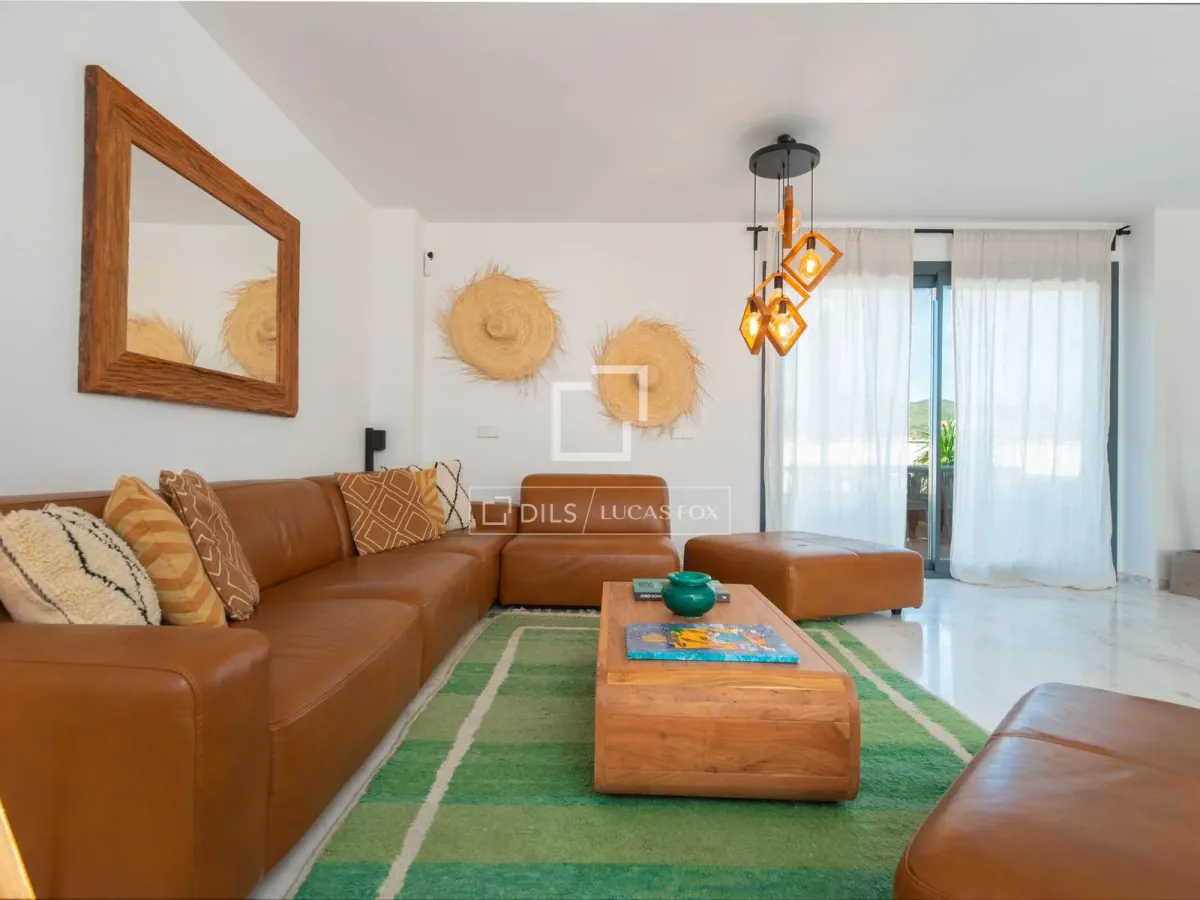 Excellent 2-bedroom penthouse for sale close to Ibiza Town
