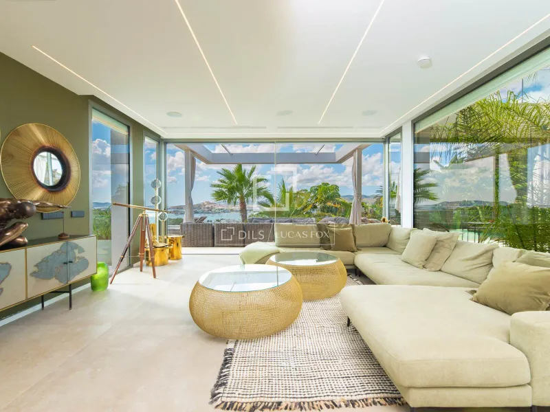 Excellent 5-bedroom villa for sale in Ibiza Town