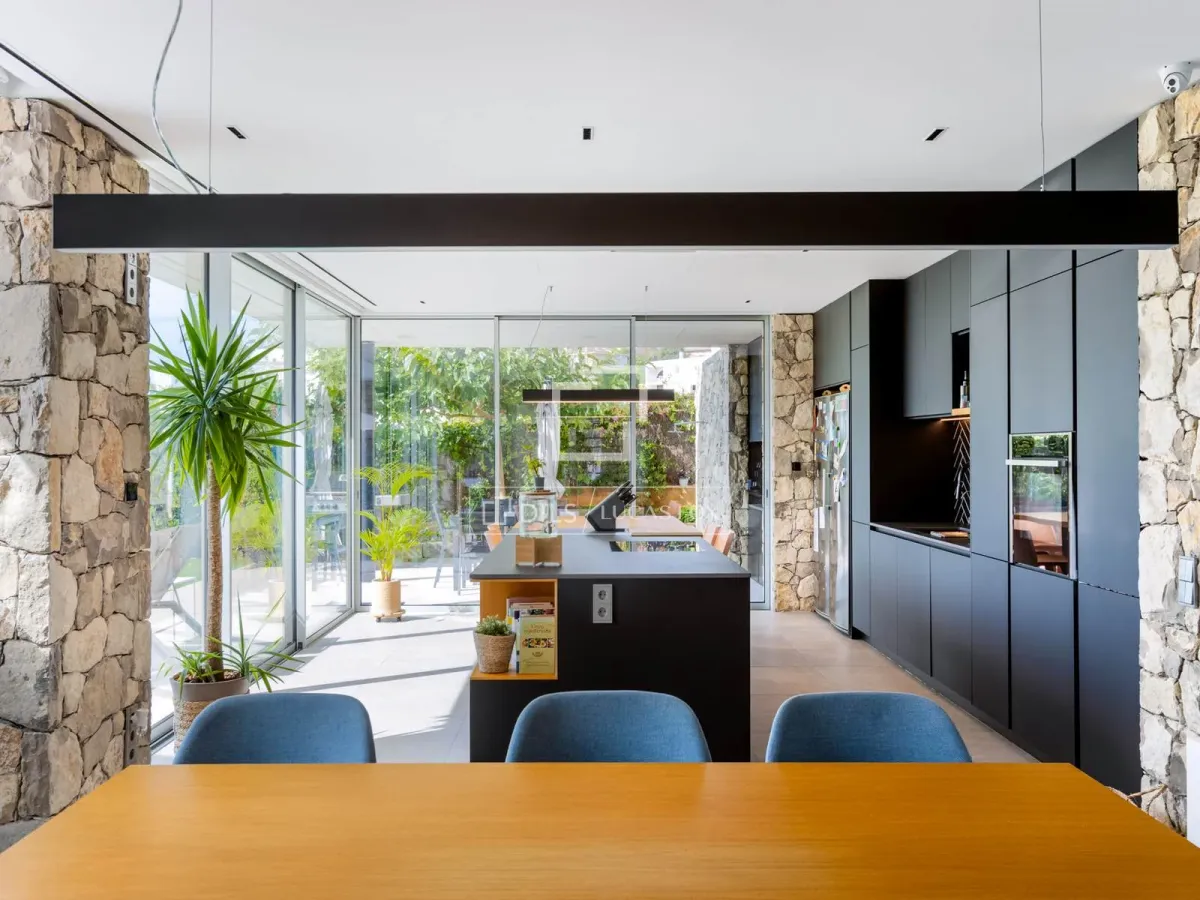 Excellent 6 Bedroom house / villa for sale in Teià, Barcelona