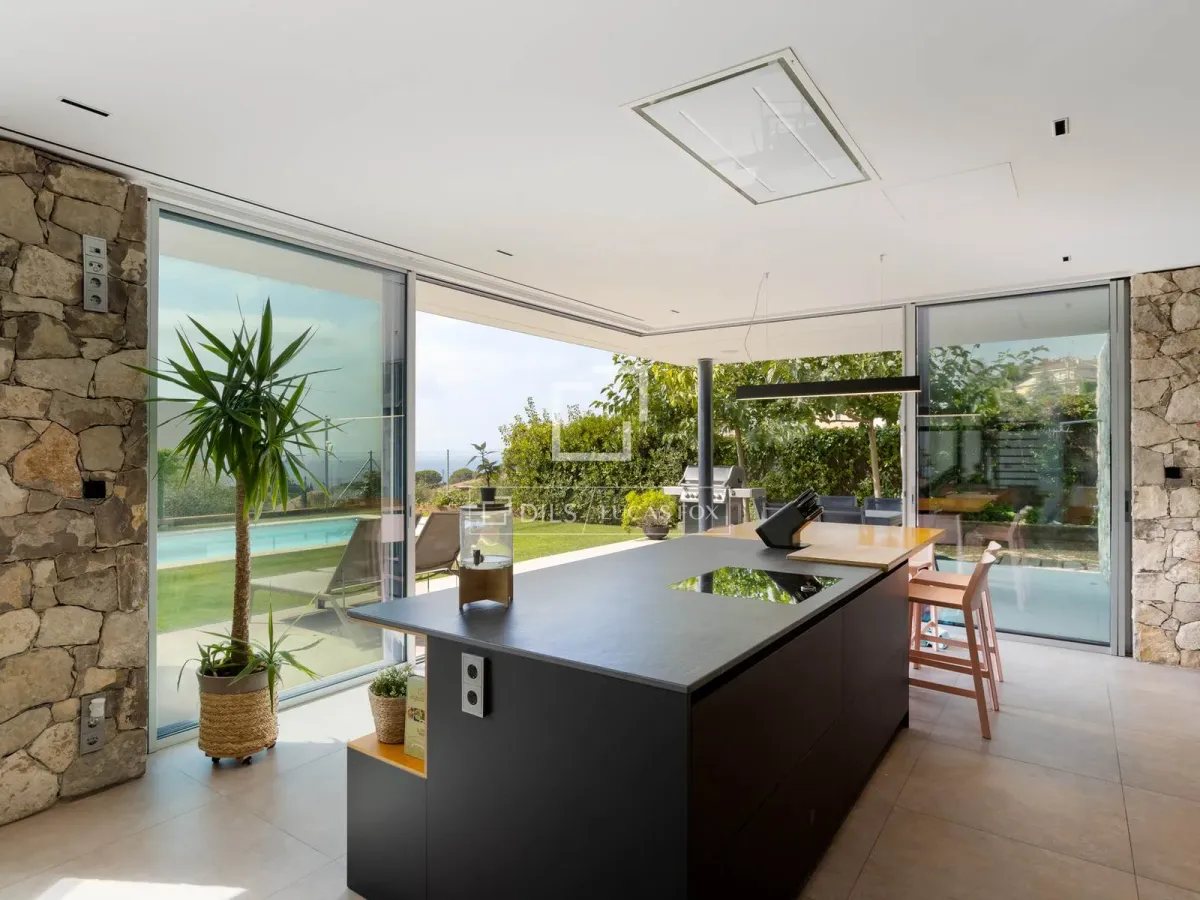 Excellent 6 Bedroom house / villa for sale in Teià, Barcelona