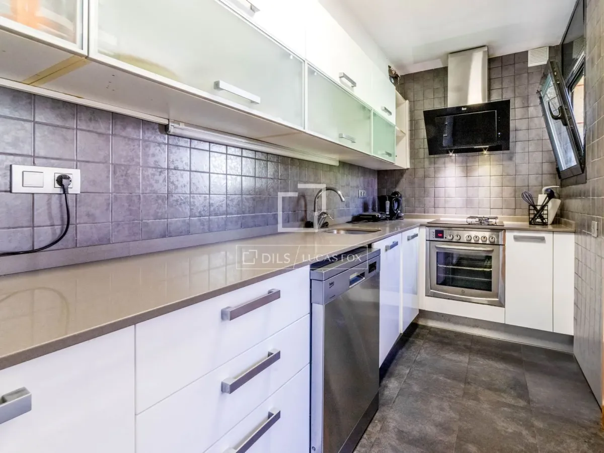 Exclusive detached 4-bedroom house with pool and garden for sale in the heart of Sitges.