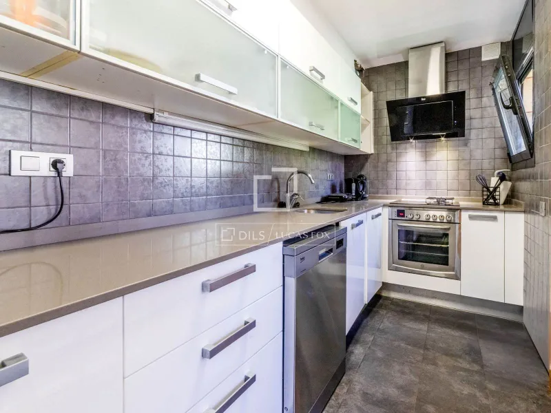 Exclusive detached 4-bedroom house with pool and garden for sale in the heart of Sitges.