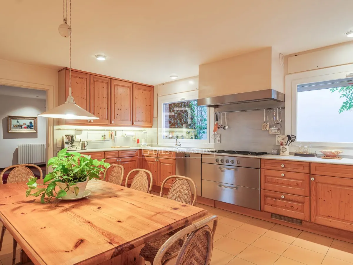 Excellent 5 Bedroom house / villa for sale in Premià de Dalt, Barcelona