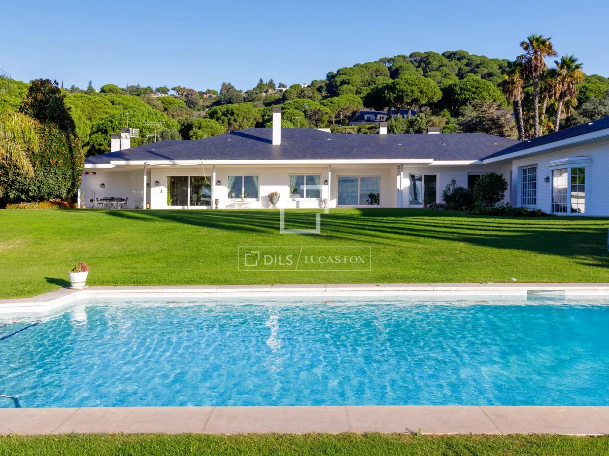 9 Bedroom house / villa for sale in Sant Vicenç de Montalt, Barcelona