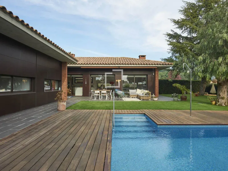 9 Bedroom house / villa for sale in Sant Vicenç de Montalt, Barcelona
