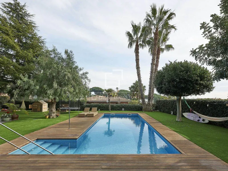 9 Bedroom house / villa for sale in Sant Vicenç de Montalt, Barcelona