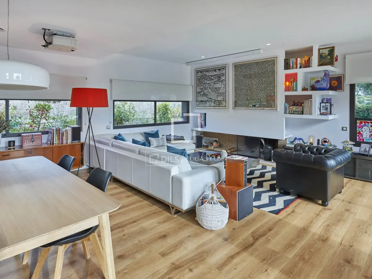 9 Bedroom house / villa for sale in Sant Vicenç de Montalt, Barcelona