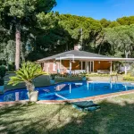 Unique property with 2 houses for sale in Sant Andreu de Llavaneres 2