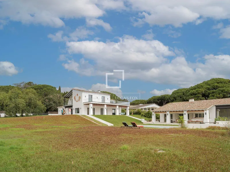 Unique property with 2 houses for sale in Sant Andreu de Llavaneres