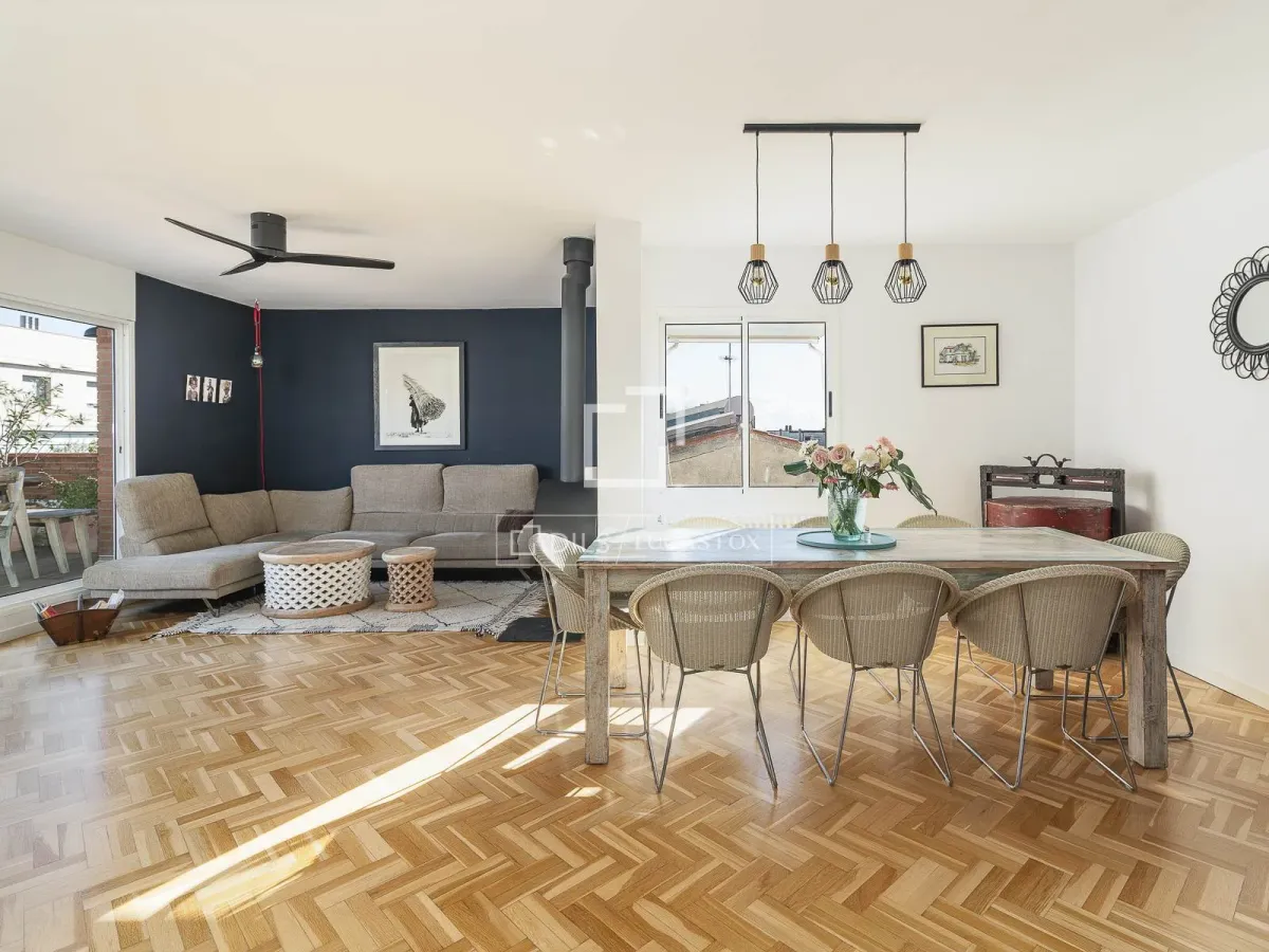 5 Bedroom penthouse with 160m² terrace for sale in Sarrià, Barcelona
