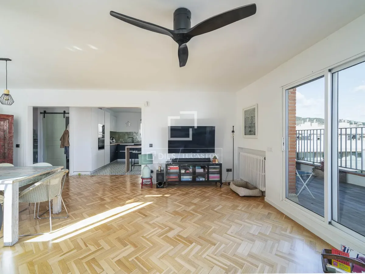 5 Bedroom penthouse with 160m² terrace for sale in Sarrià, Barcelona