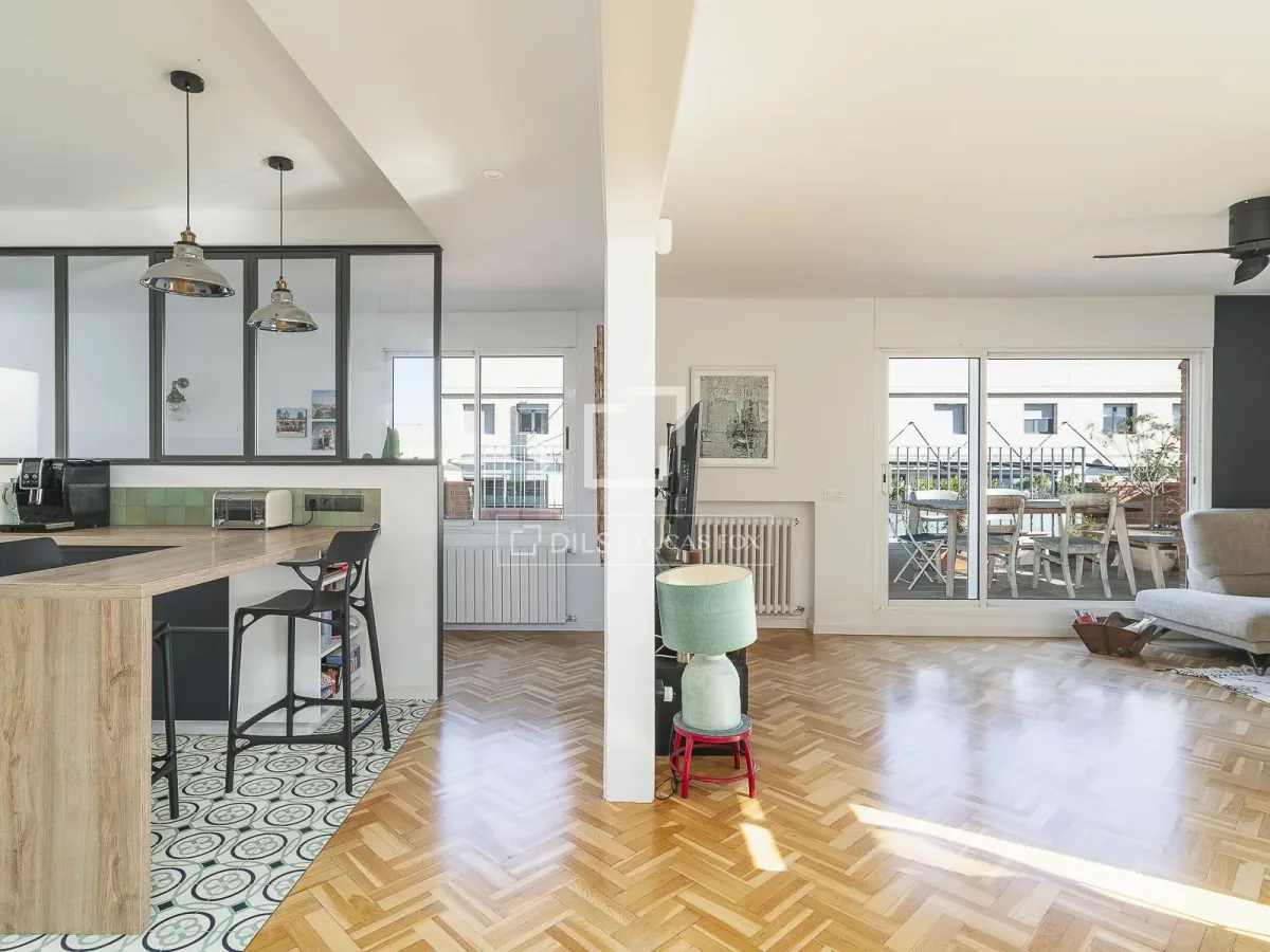 5 Bedroom penthouse with 160m² terrace for sale in Sarrià, Barcelona