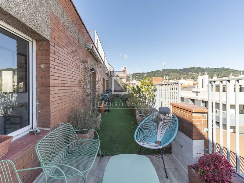 5 Bedroom penthouse with 160m² terrace for sale in Sarrià, Barcelona