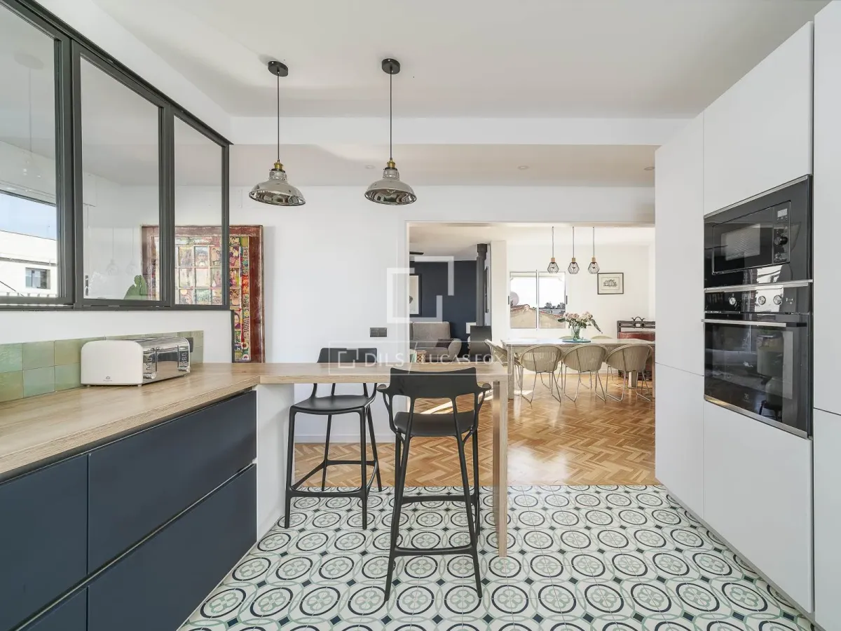 5 Bedroom penthouse with 160m² terrace for sale in Sarrià, Barcelona