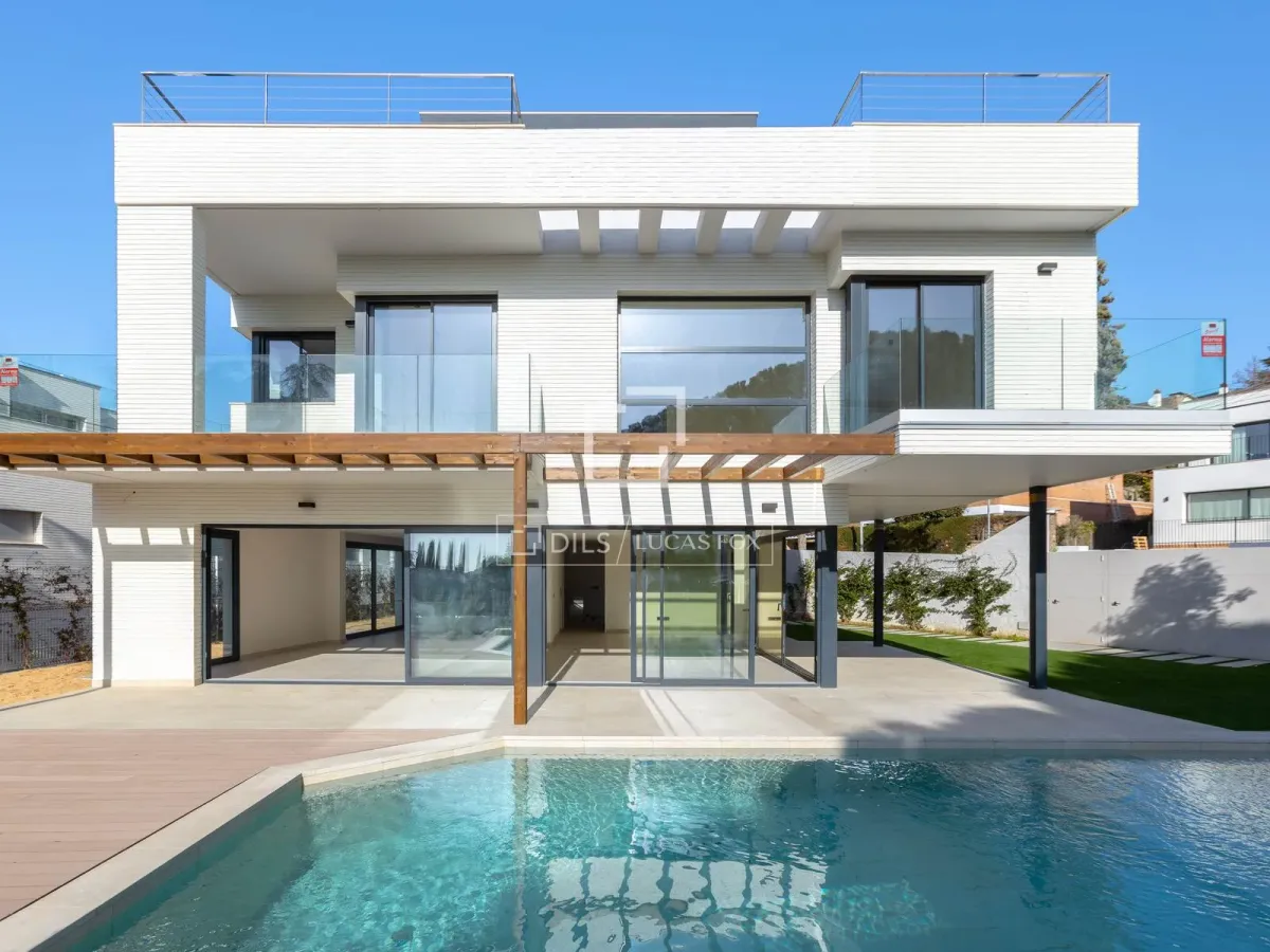 New build 4-Bedroom House for sale in Vilassar de Dalt, Barcelona