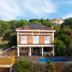 6-bedroom house with sea views and a swimming pool for sale in Teià 2