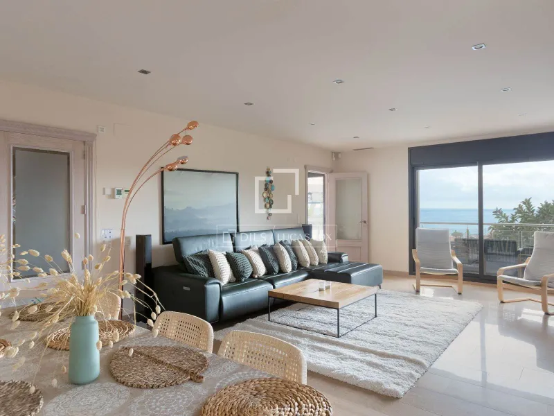 6-bedroom house with sea views and a swimming pool for sale in Teià