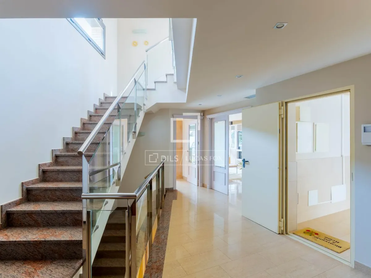 6-bedroom house with sea views and a swimming pool for sale in Teià