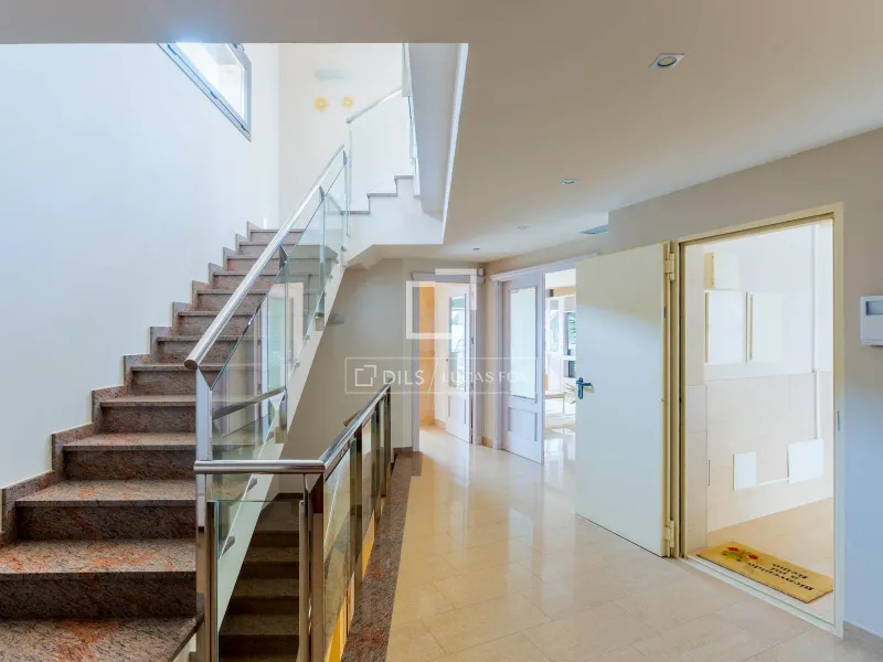 6-bedroom house with sea views and a swimming pool for sale in Teià