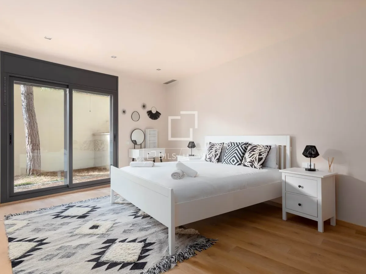 6-bedroom house with sea views and a swimming pool for sale in Teià