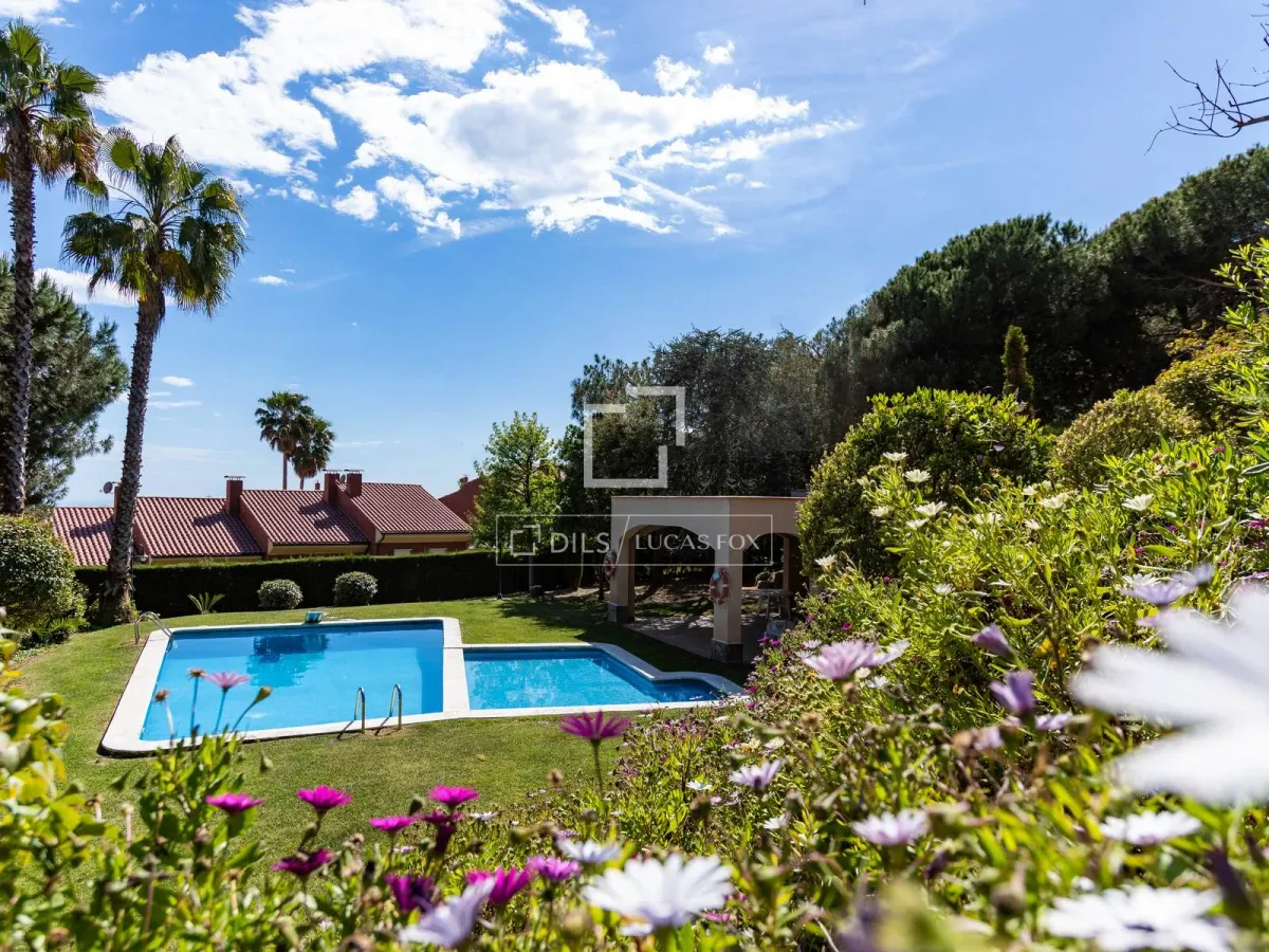 4 Bedroom house / villa for sale in Teià, Barcelona