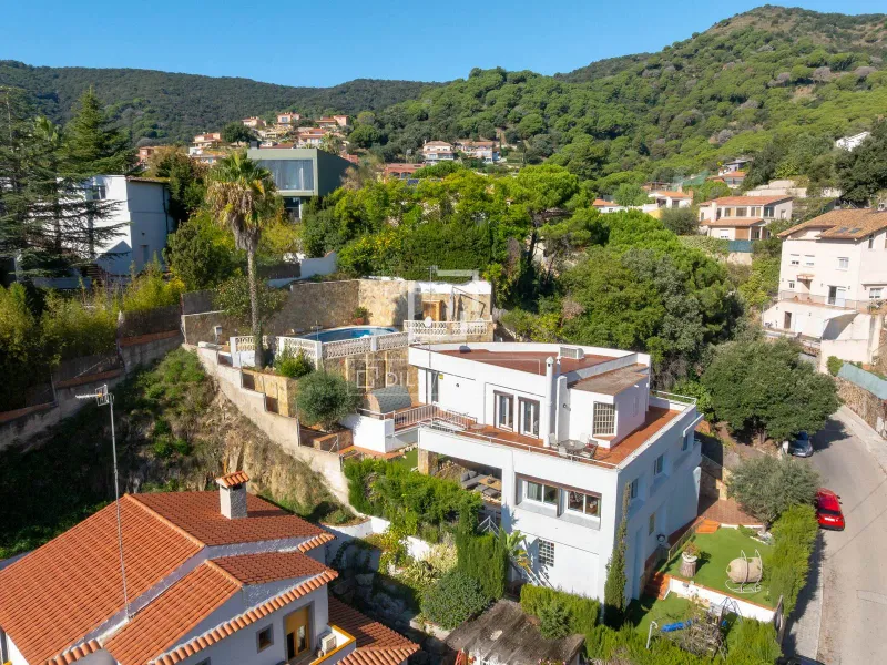 4 Bedroom house / villa for sale in Teià, Barcelona