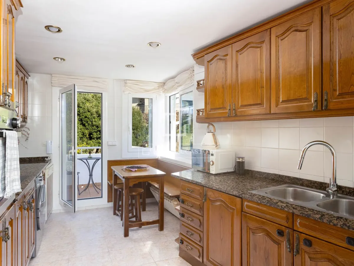 4 Bedroom house / villa for sale in Teià, Barcelona