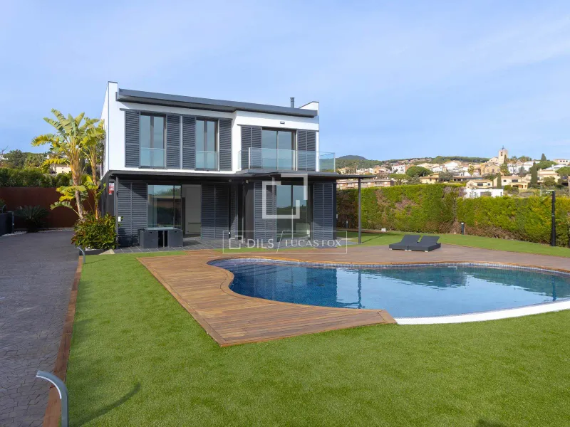 Excellent 5 Bedroom house / villa for sale in Sant Vicenç de Montalt, Barcelona