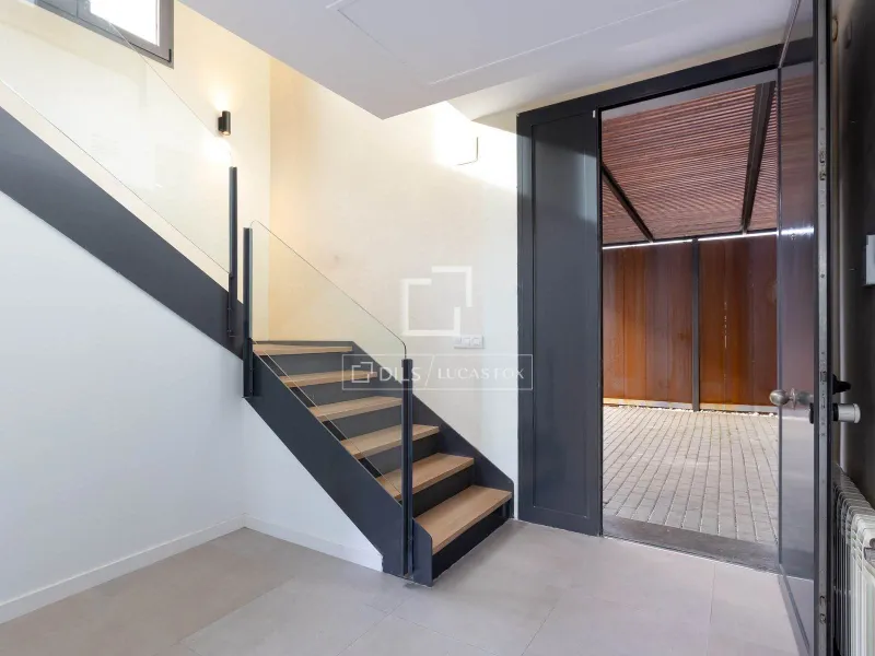 Excellent 5 Bedroom house / villa for sale in Sant Vicenç de Montalt, Barcelona