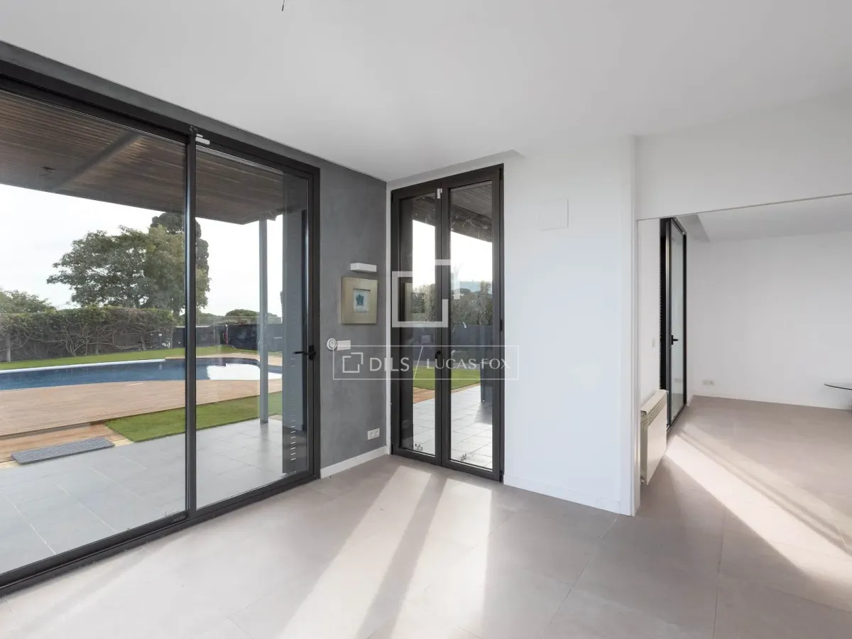 Excellent 5 Bedroom house / villa for sale in Sant Vicenç de Montalt, Barcelona