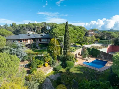 Elegant home for sale just a few minutes’ walk from the centre of La Roca del Vallès