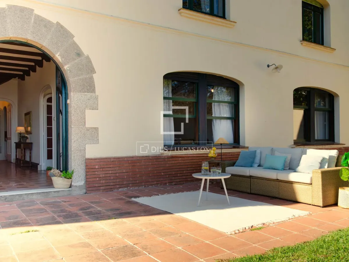 Elegant home for sale just a few minutes’ walk from the centre of La Roca del Vallès