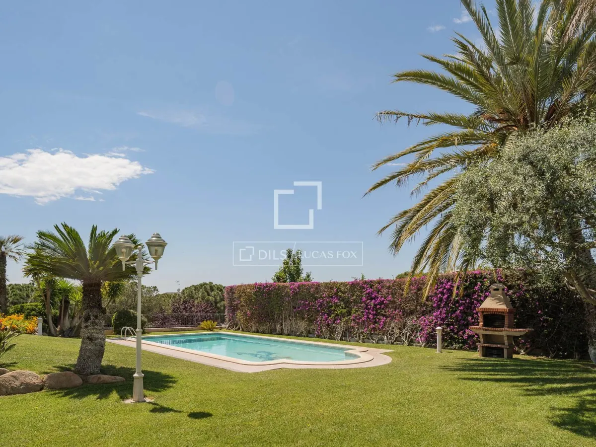 New build 4 Bedroom house / villa with 22m² terrace for sale in Vilassar de Dalt