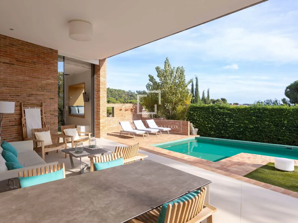 Excellent 6 Bedroom house / villa for sale in Alella, Barcelona