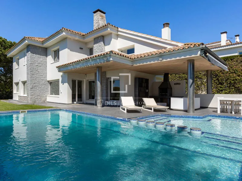 Excellent 4 Bedroom house / villa for sale in Tiana, Barcelona