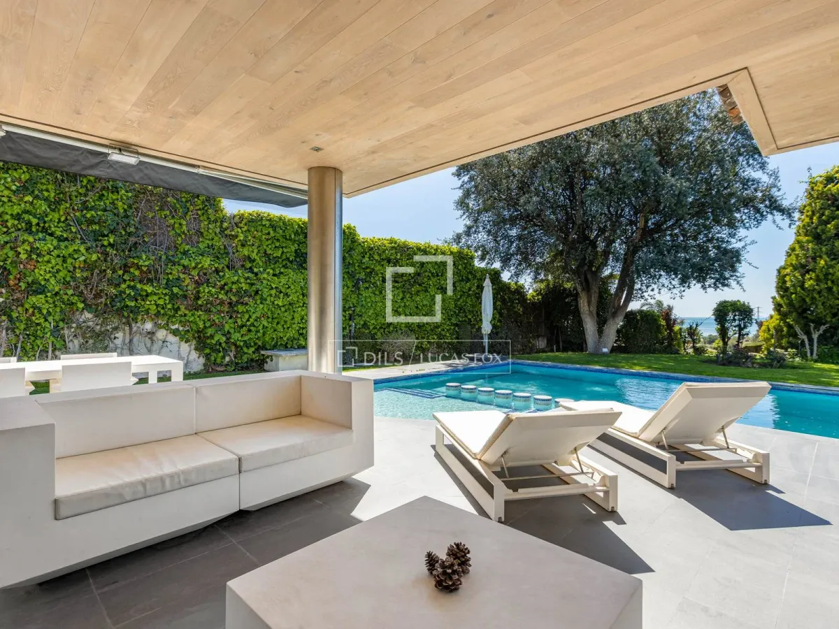 Excellent 4 Bedroom house / villa for sale in Tiana, Barcelona