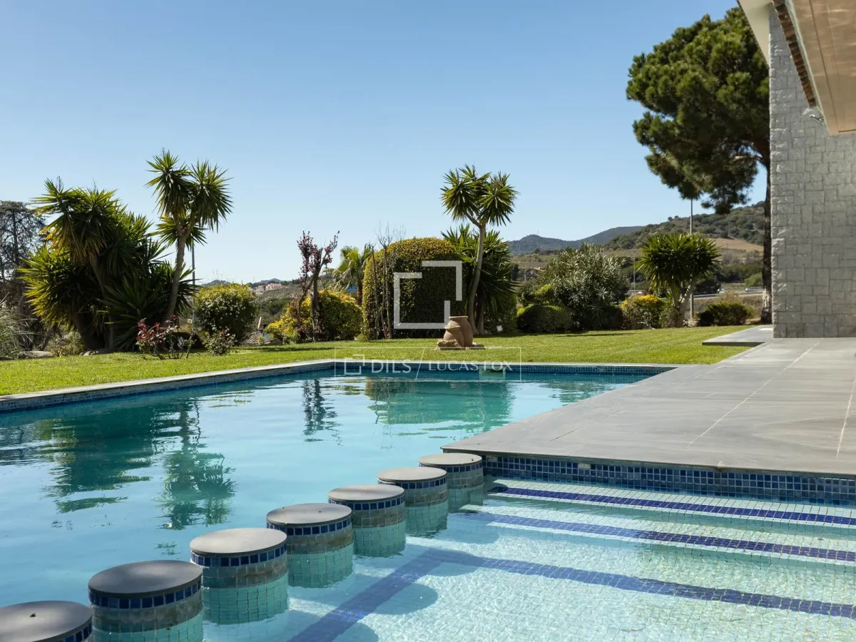 Excellent 4 Bedroom house / villa for sale in Tiana, Barcelona