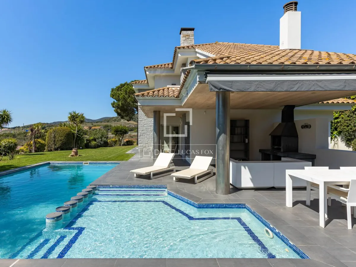 Excellent 4 Bedroom house / villa for sale in Tiana, Barcelona