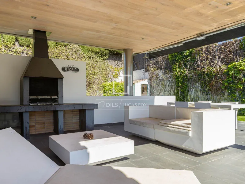 Excellent 4 Bedroom house / villa for sale in Tiana, Barcelona