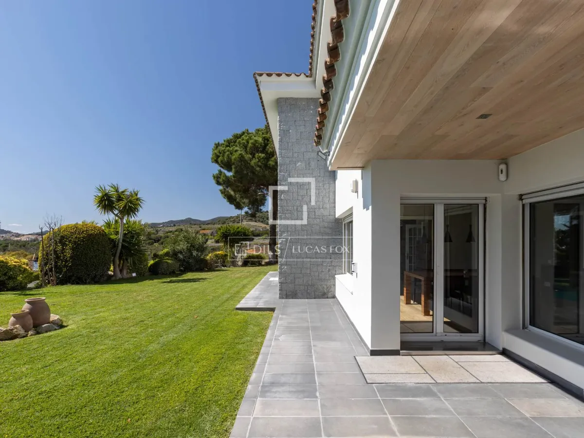 Excellent 4 Bedroom house / villa for sale in Tiana, Barcelona