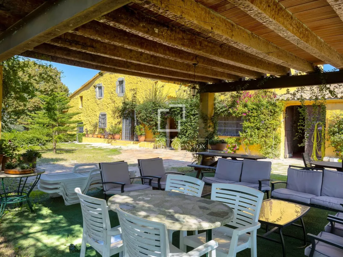 6 Bedroom country house for sale in Vilassar de Dalt, Barcelona