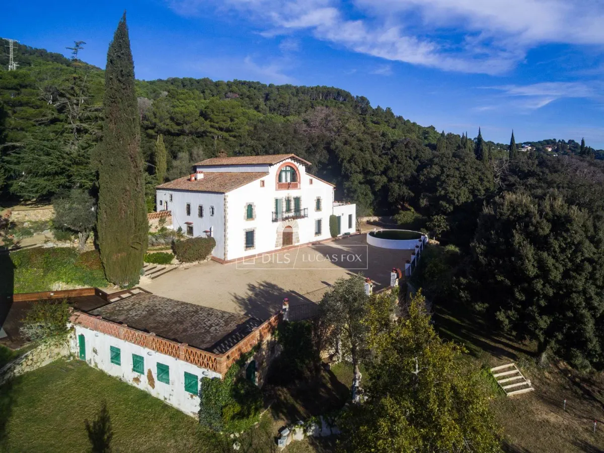 6 Bedroom country house for sale in Vilassar de Dalt, Barcelona